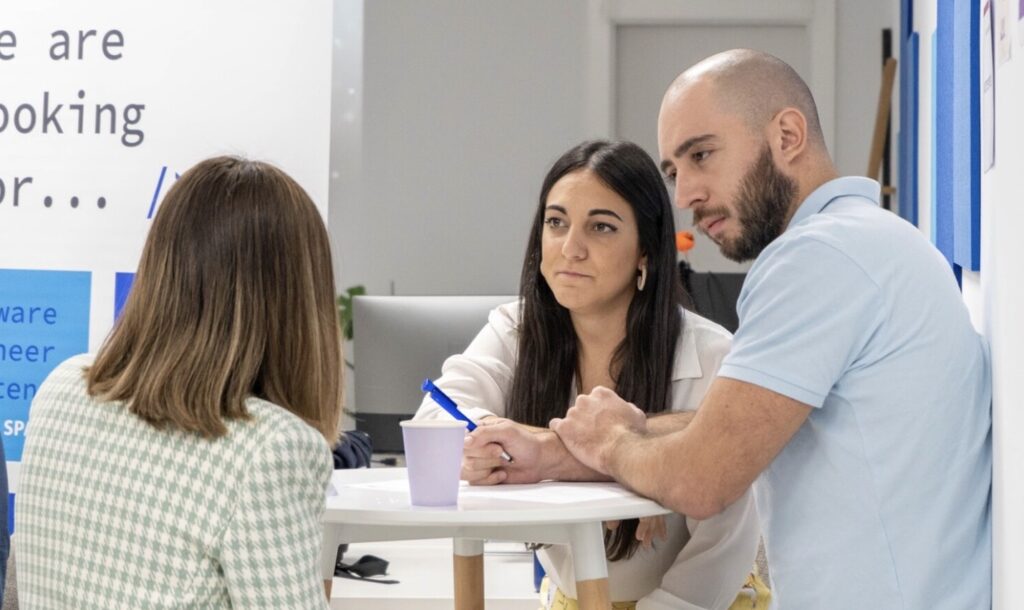 El rol de las empresas para apoyar a las mujeres en el sector tech